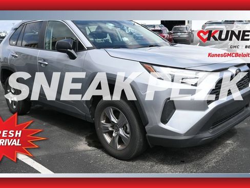 Used 2025 Toyota RAV4 LE AWD/4WD image 1