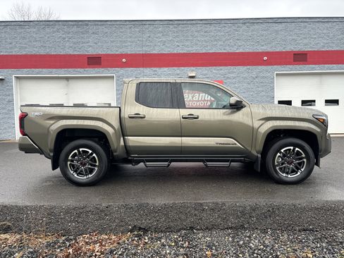 Certified 2025 Toyota Tacoma TRD Sport image 3