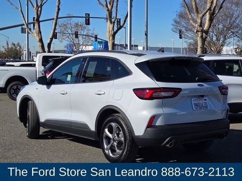 Used 2025 Ford Escape ST-Line w/ Equipment Group 301A image 7