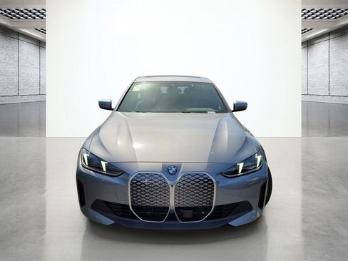 New 2026 BMW i4 eDrive40 w/ Parking Assistance Package RWD image 3