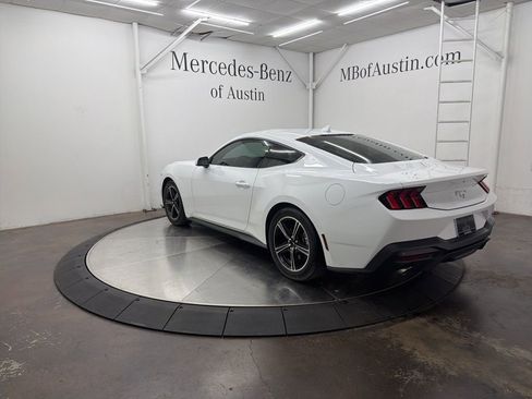 Used 2025 Ford Mustang Coupe image 5