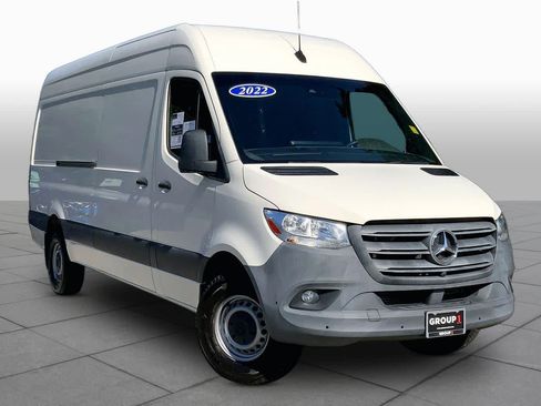 Used 2022 Mercedes-Benz Sprinter 2500 image 3