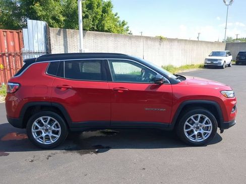 Used 2025 Jeep Compass Limited AWD/4WD image 7