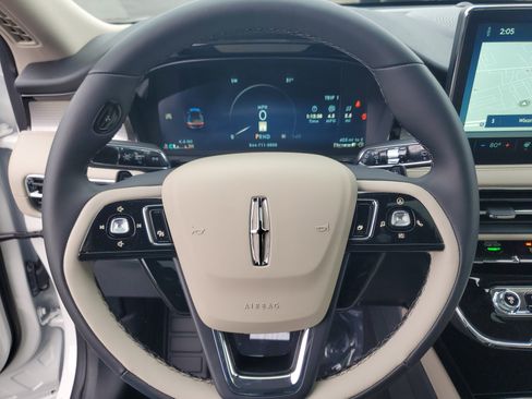 New 2026 Lincoln Corsair Premiere image 16