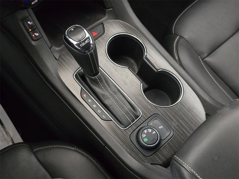 Used 2018 GMC Acadia SLT image 23