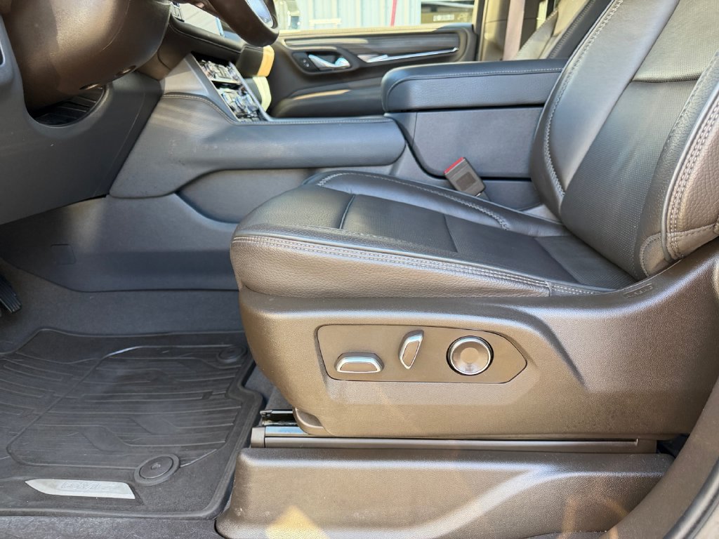Used 2024 GMC Yukon Denali AWD/4WD image 25