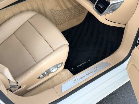 Used 2014 Porsche Panamera S RWD image 27