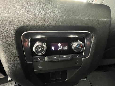 Used 2025 GMC Yukon Denali AWD/4WD image 13