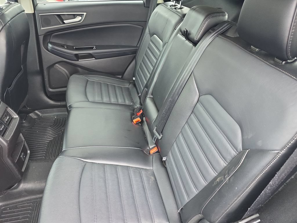 Used 2018 Ford Edge SEL w/ Equipment Group 201A AWD/4WD image 25