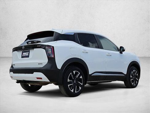 Used 2025 Nissan Kicks SV AWD/4WD image 5