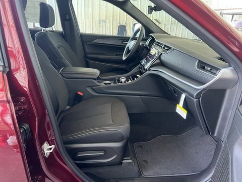 New 2025 Jeep Grand Cherokee L Laredo w/ Luxury Tech Group I image 27