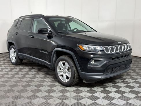 Used 2022 Jeep Compass Latitude w/ Convenience Group AWD/4WD image 7