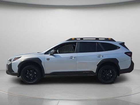 Used 2025 Subaru Outback Wilderness AWD/4WD image 3
