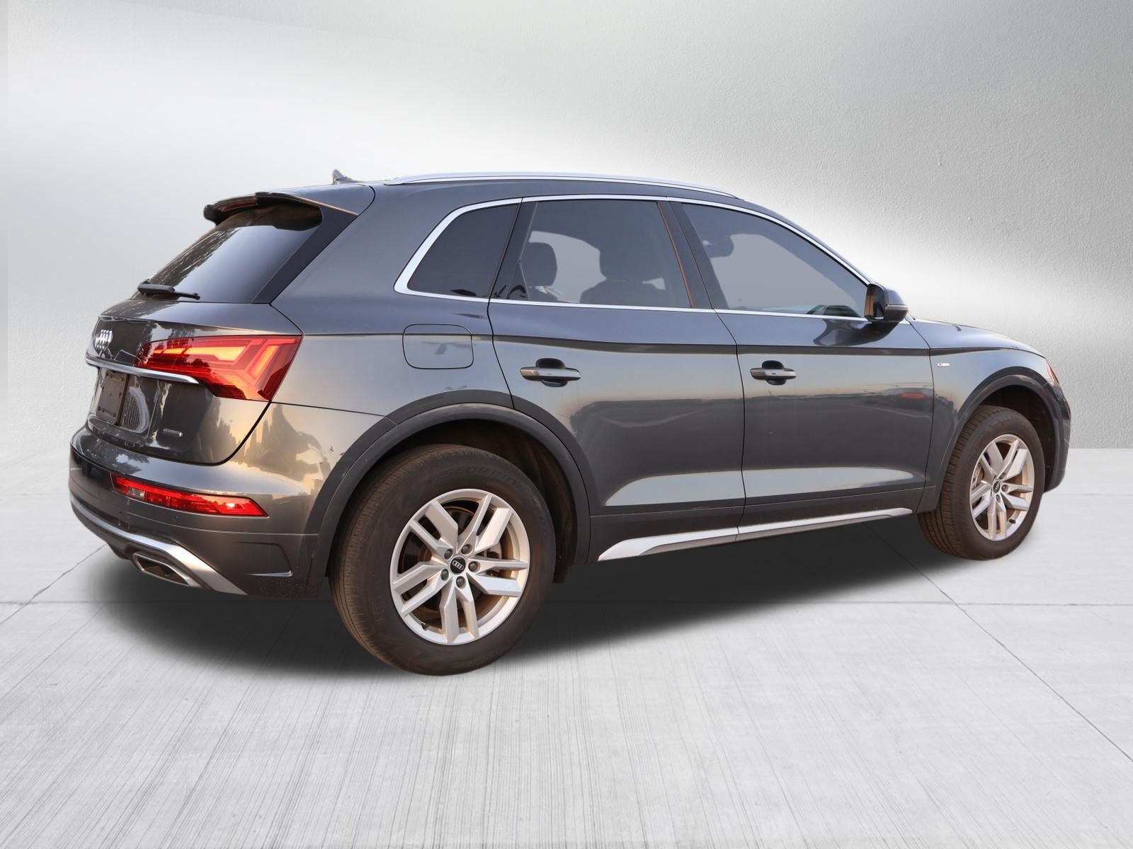 Used 2022 Audi Q5 2.0T Premium w/ Convenience Package AWD/4WD image 6