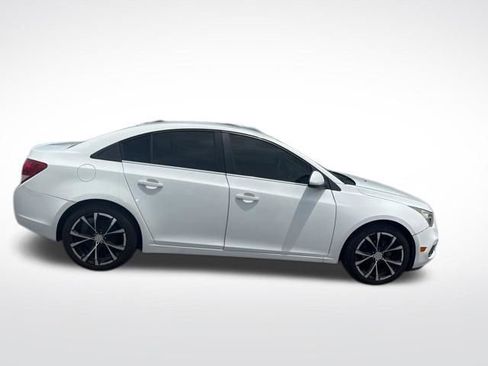 Used 2016 Chevrolet Cruze LT w/ Technology Package FWD image 6