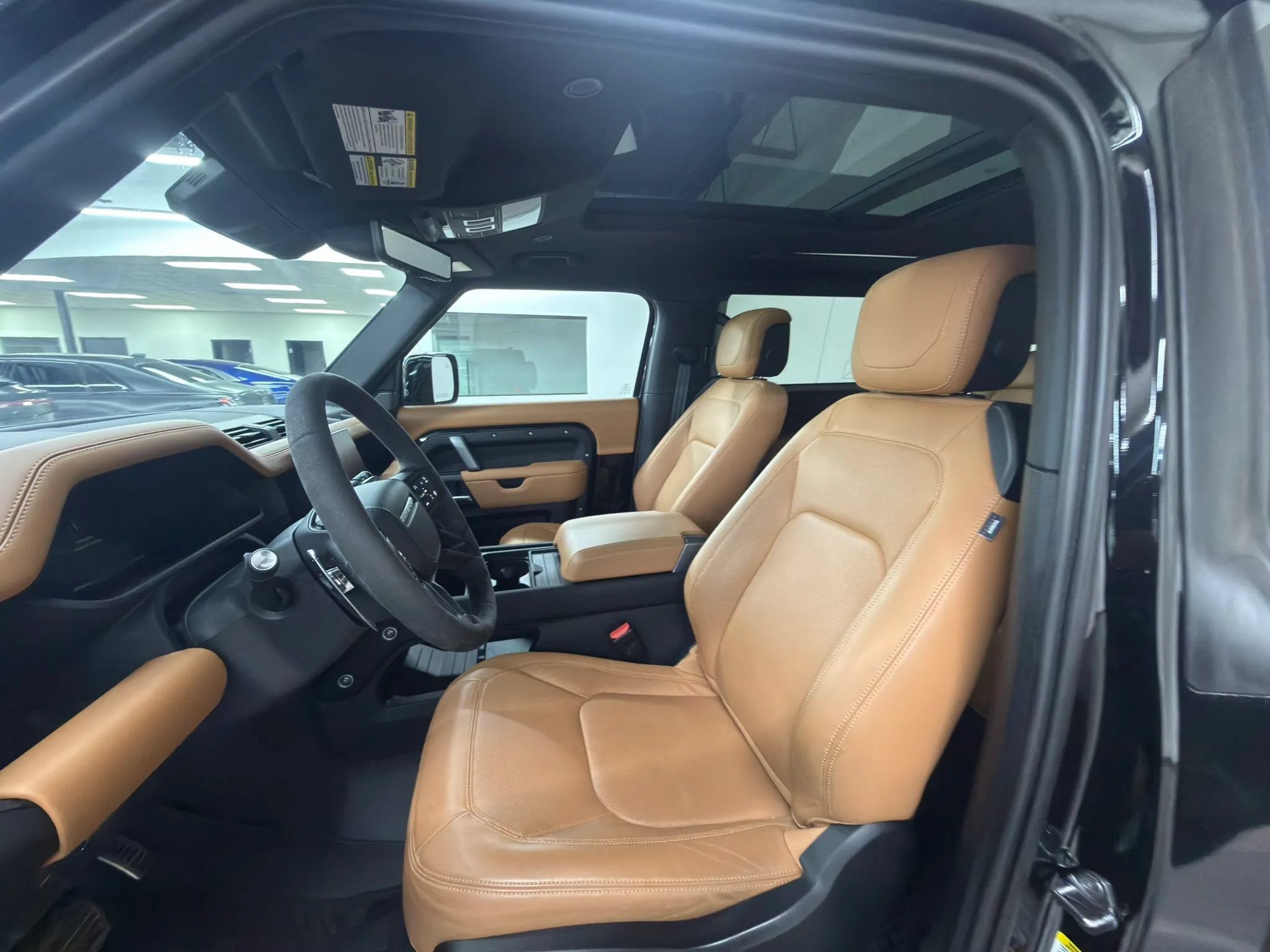 Used 2024 Land Rover Defender 90 V8 AWD/4WD image 21