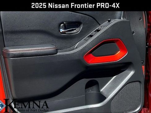 Used 2025 Nissan Frontier PRO-4X w/ Pro Convenience Package AWD/4WD image 24