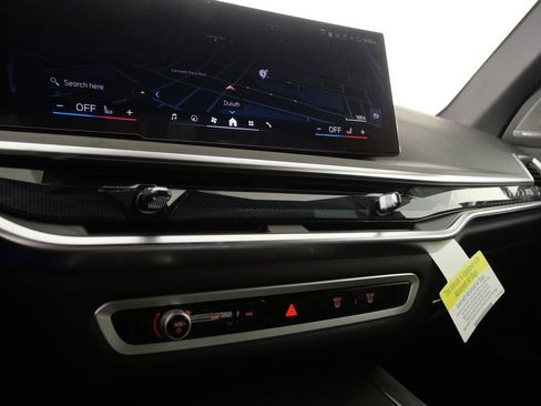 Used 2025 BMW X5 xDrive50e image 25