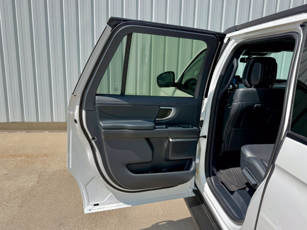 New 2026 Ford Expedition Max Platinum w/ Stealth Appearance Package AWD/4WD image 16