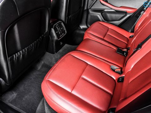 Used 2024 Porsche Macan Base w/ Premium Plus Package image 21