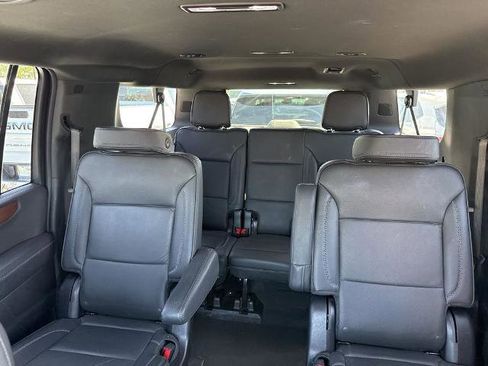 Used 2025 GMC Yukon XL Denali image 12