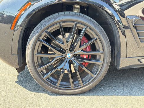 Used 2024 BMW X5 xDrive40i w/ M Sport Package AWD/4WD image 11
