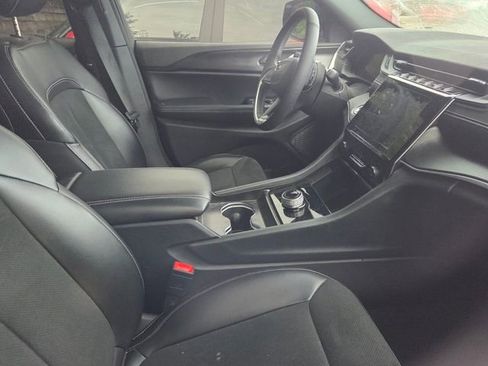 Used 2025 Jeep Grand Cherokee L Laredo AWD/4WD image 9