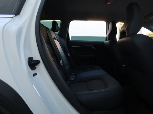 Used 2011 Volvo XC70 3.2 image 34