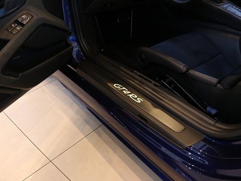 Used 2024 Porsche 718 Cayman GT4 RS image 45