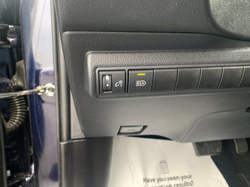 Used 2021 Toyota Corolla LE FWD image 31