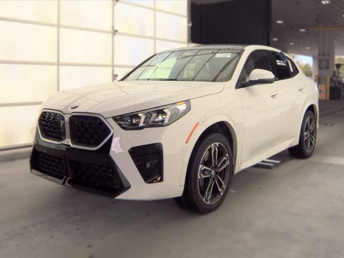 Used 2025 BMW X2 xDrive28i AWD/4WD image 1