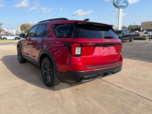 Used 2025 Ford Explorer ST-Line w/ Premium Package RWD image 5