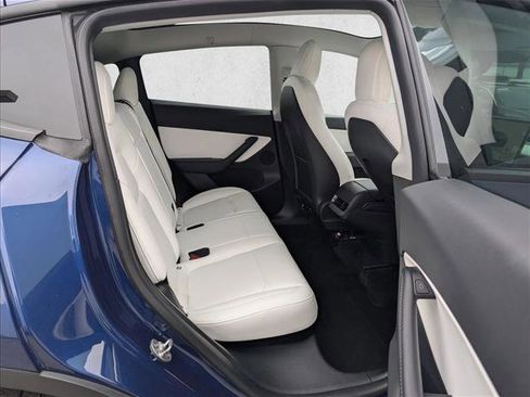 Used 2022 Tesla Model Y Performance AWD/4WD image 18
