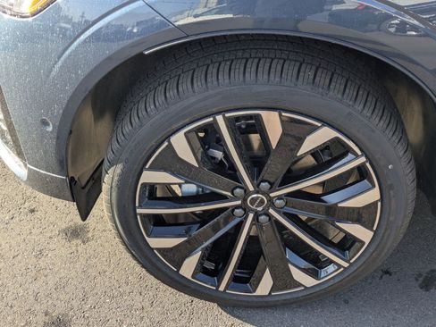 New 2026 Volvo XC60 B5 Ultra w/ Protection Package Premier image 11