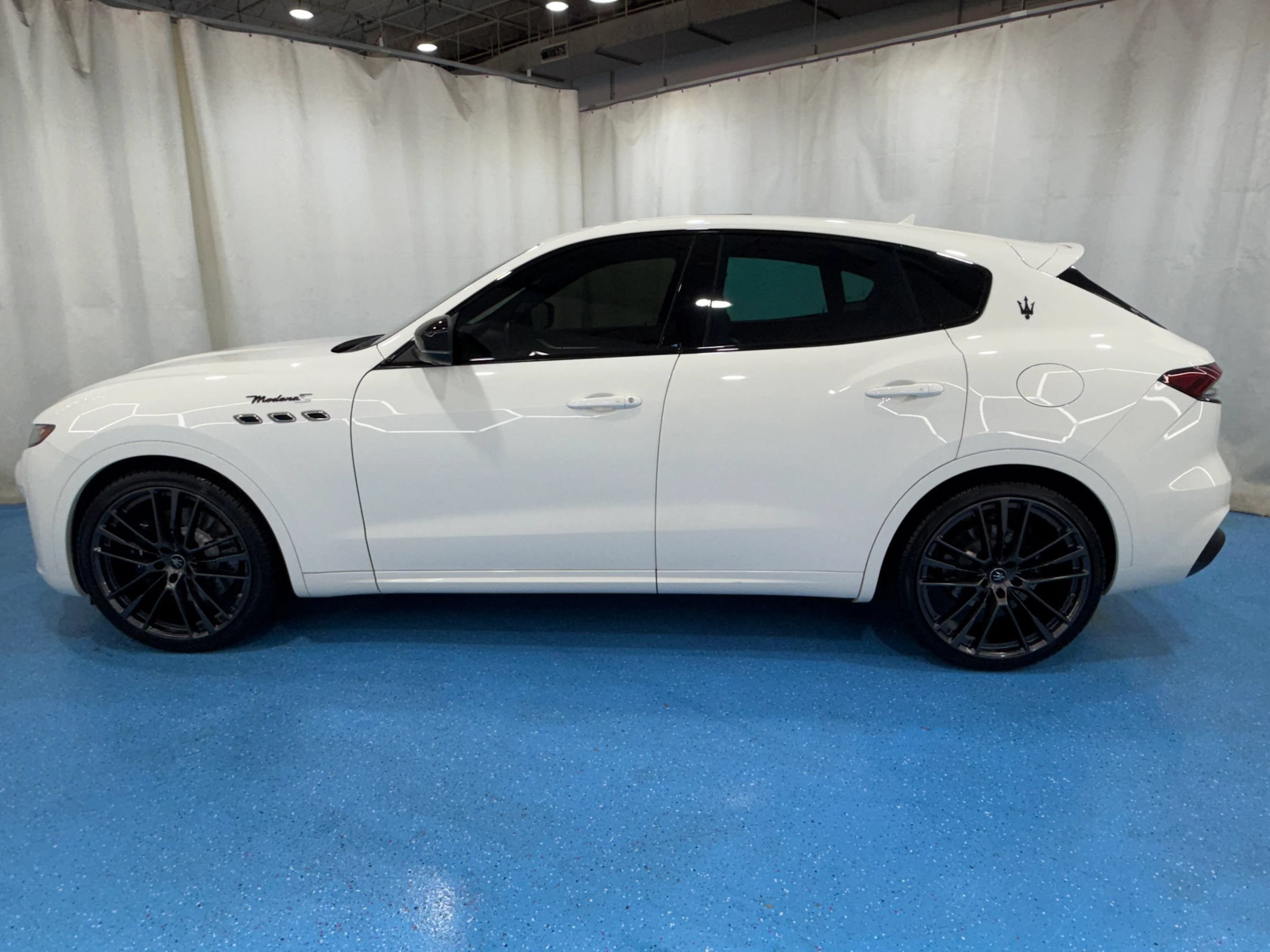 Used 2023 Maserati Levante Modena S AWD/4WD image 3