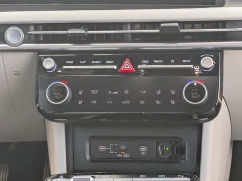 Certified 2025 Hyundai Tucson Limited image 19