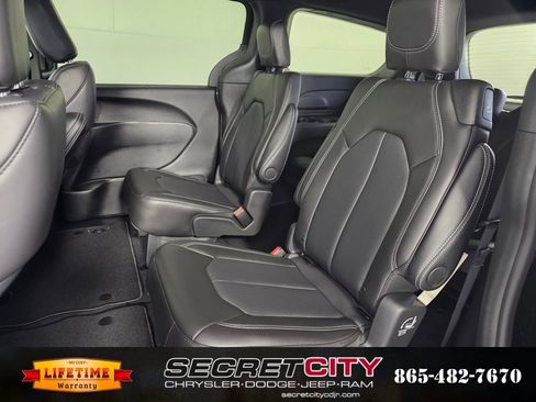 New 2026 Chrysler Voyager LX image 27