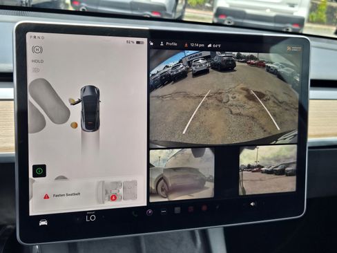 Used 2022 Tesla Model Y Long Range AWD/4WD image 18