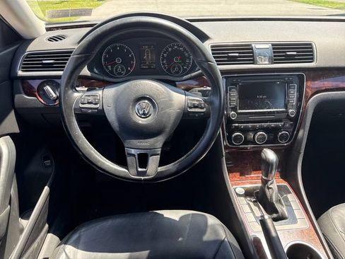 Used 2013 Volkswagen Passat 3.6 SEL Premium FWD image 21