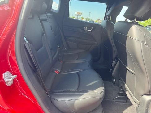 Used 2022 Jeep Compass Limited image 10