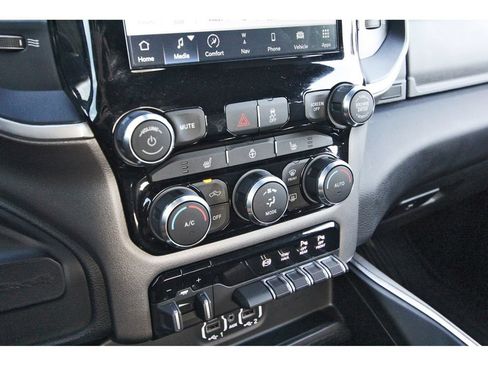 Used 2024 RAM 3500 Big Horn w/ Night Edition AWD/4WD image 24