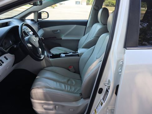 Used 2009 Toyota Venza AWD image 19