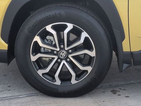 Certified 2024 Toyota Corolla Cross SE image 11