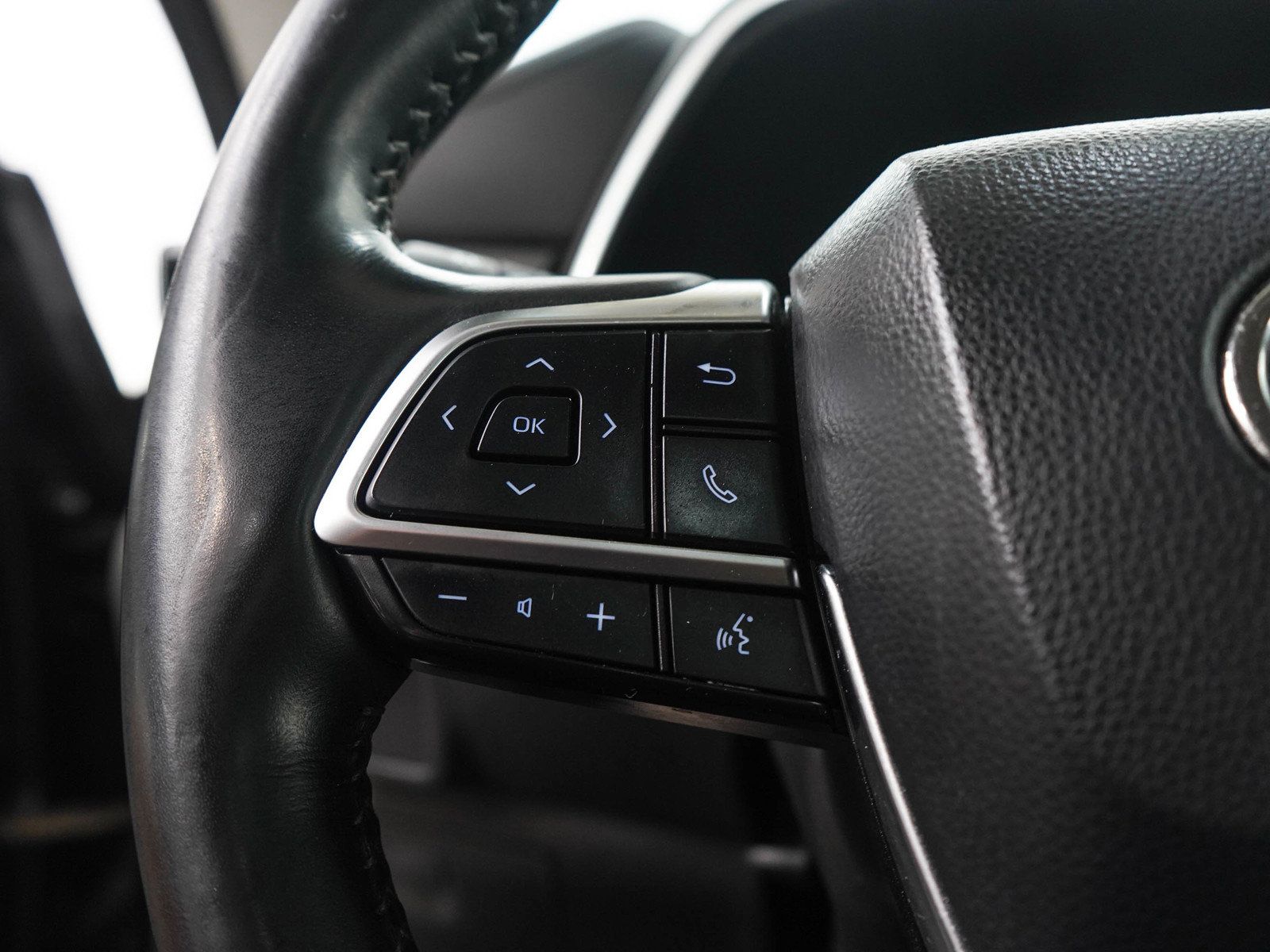 Used 2021 Toyota Highlander Limited AWD/4WD image 27