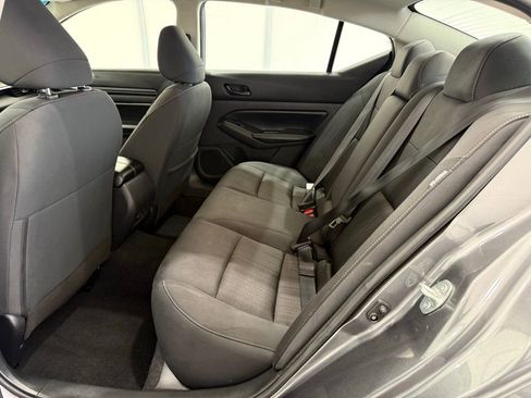 Used 2024 Nissan Altima 2.5 SV image 15