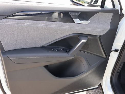 Certified 2025 Volkswagen Tiguan S image 10