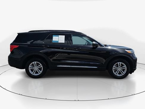 Used 2023 Ford Explorer XLT w/ Equipment Group 202A AWD/4WD image 5