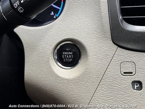 Used 2013 Toyota Sienna XLE image 24