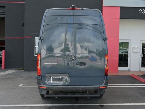 Used 2019 Mercedes-Benz Sprinter 144 image 5