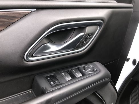 Used 2021 Chevrolet Tahoe LT w/ Rear Media and Nav Package image 15